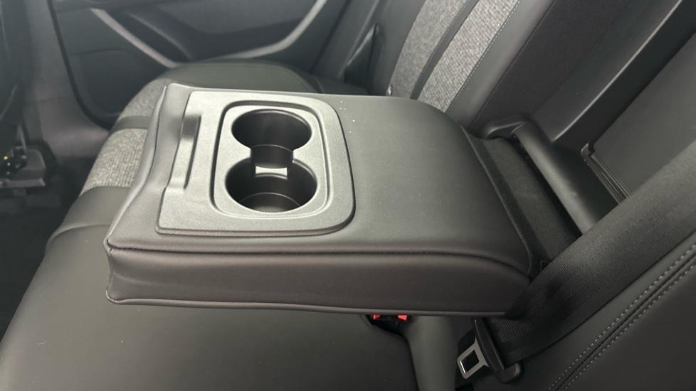 Rear Armrest/ Cup Holder