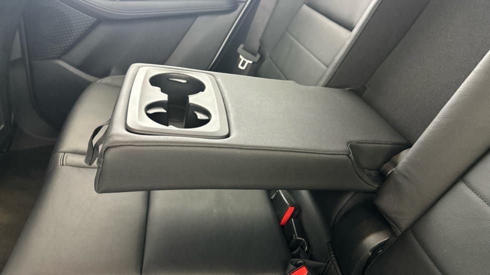 Rear Armrest/ Cup Holder