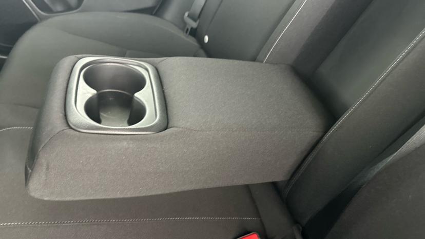 Rear Armrest/ Cup Holder