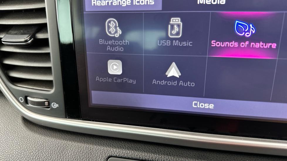 Apple CarPlay / Android Auto 