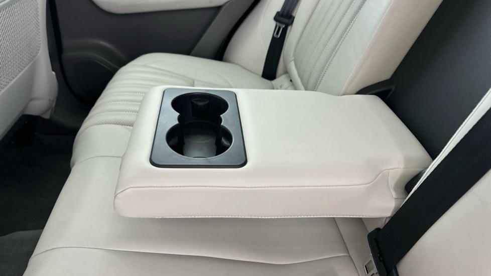 Rear armrest/ cup holder