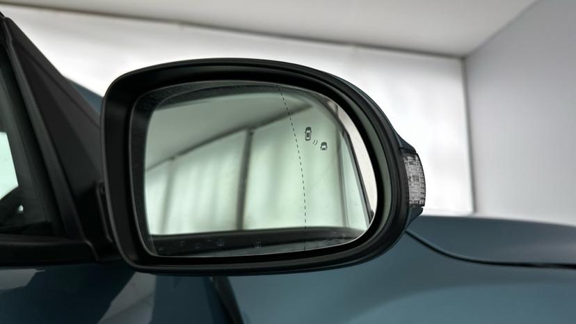 Blind spot monitoring system 