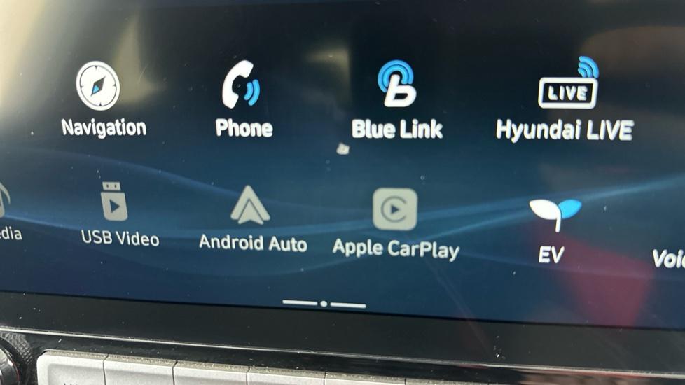 Apple CarPlay / Android Auto 