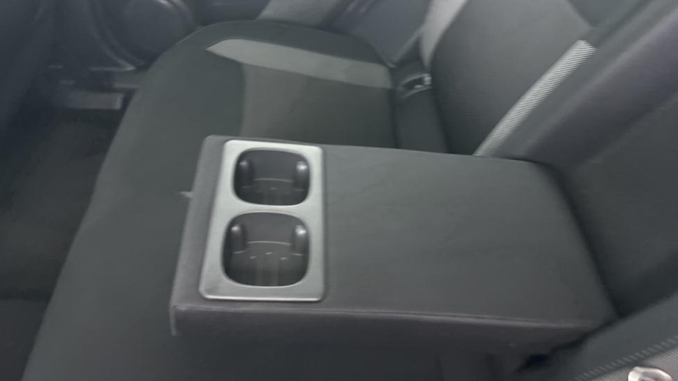 Rear Armrest/ Cup Holder