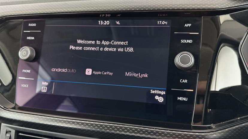 Apple CarPlay / Android Auto 