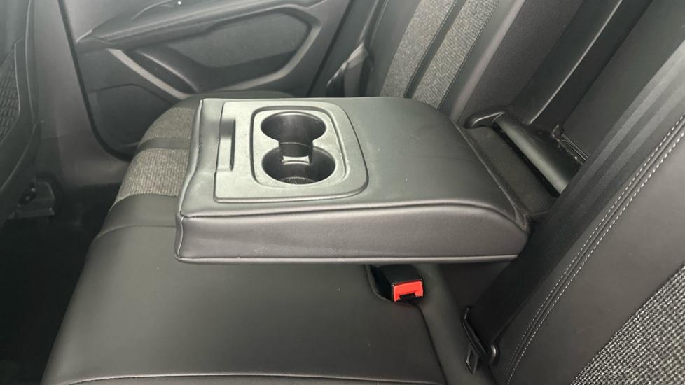 Rear Armrest/ Cup Holder