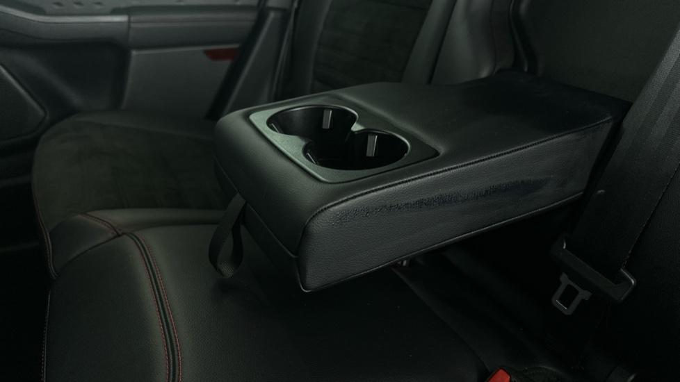 Rear Armrest/ Cup Holder