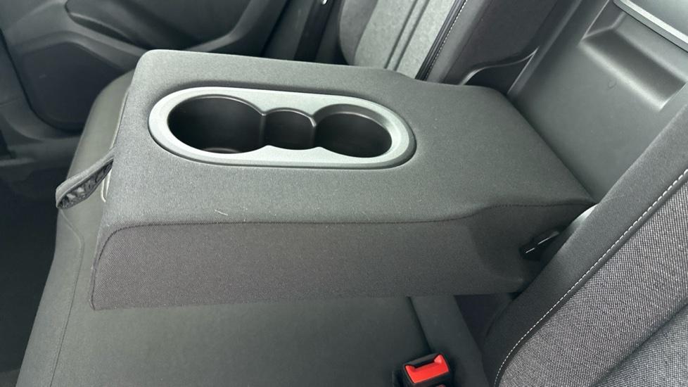 Rear Armrest/ Cup Holder