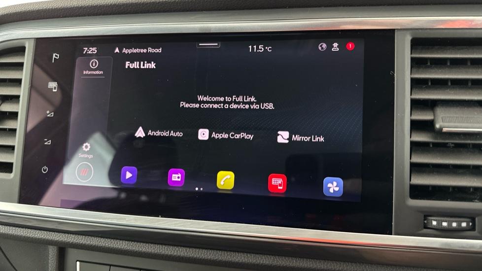 Apple Car Play & Android Auto