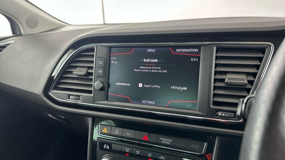 Apple CarPlay / Android Auto 