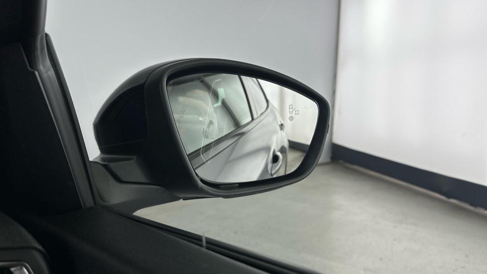 Blind spot monitoring system 