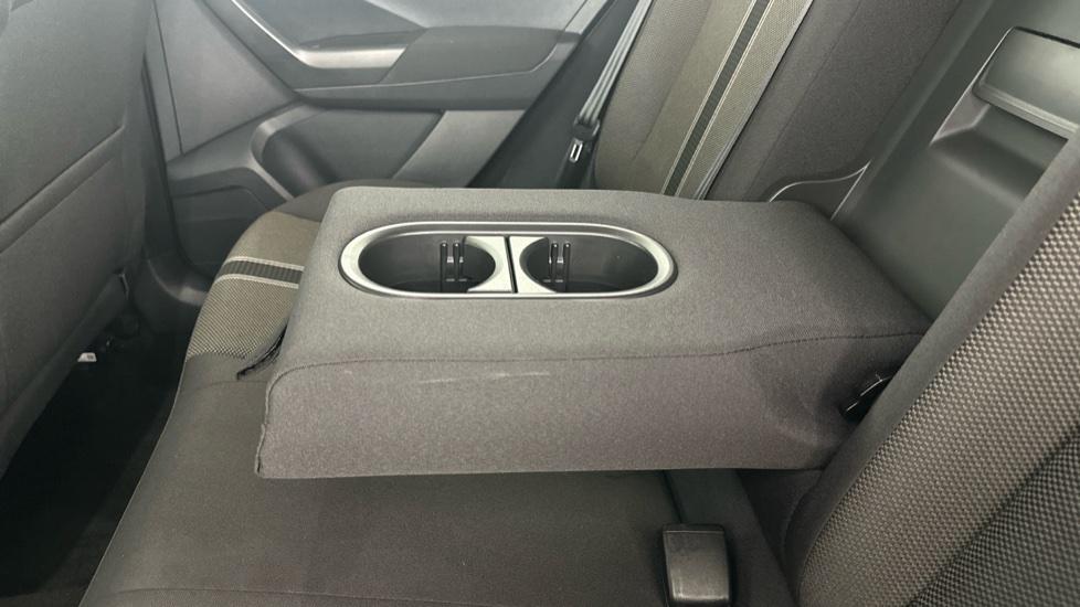 Rear Armrest/ Cup Holder