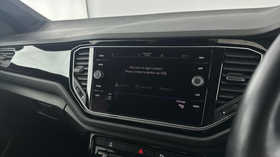 Apple Car Play & Android Auto