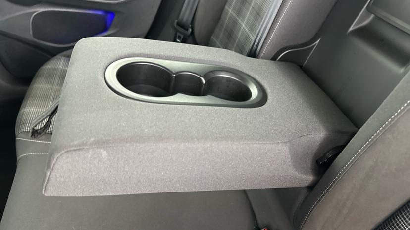 Rear Armrest/ Cup Holder