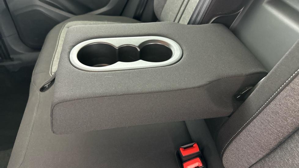 Rear Armrest/ Cup Holder