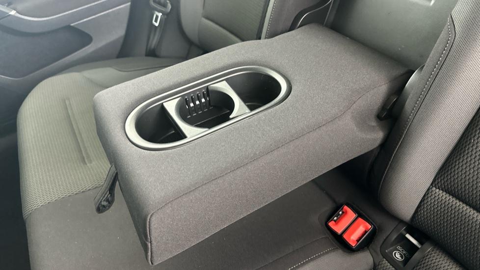 Rear Armrest/ Cup Holder