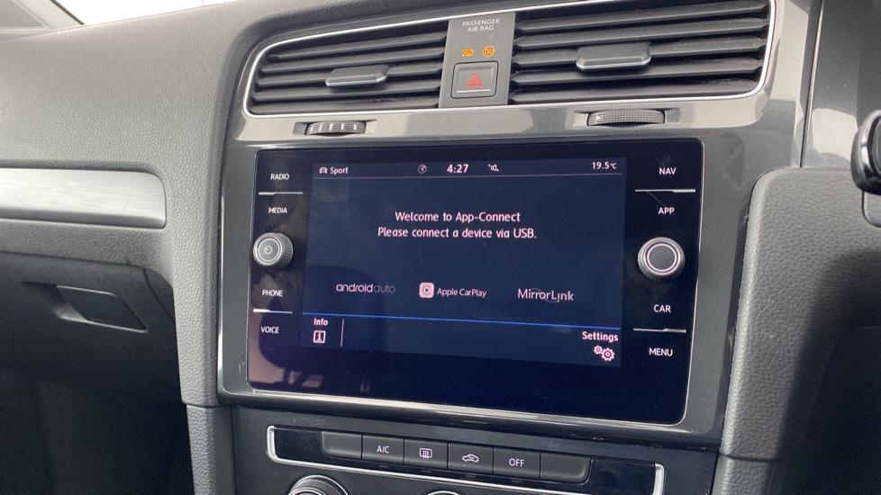 Apple CarPlay and Android Auto 