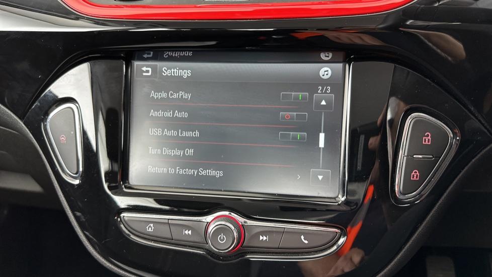 Apple CarPlay / Android Auto 