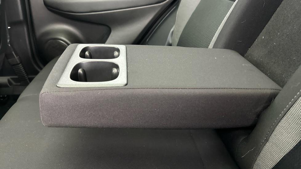 Rear Armrest/ Cup Holder