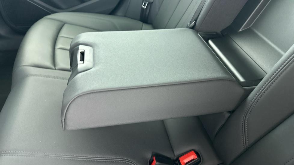 Rear Armrest/ Cup Holder