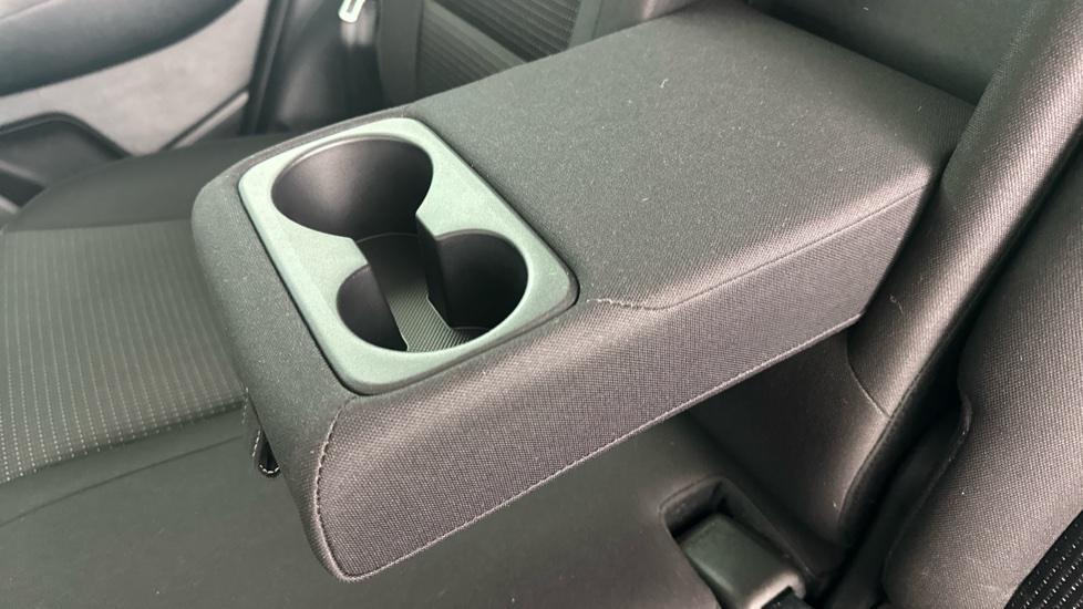 Rear Armrest/ Cup Holder