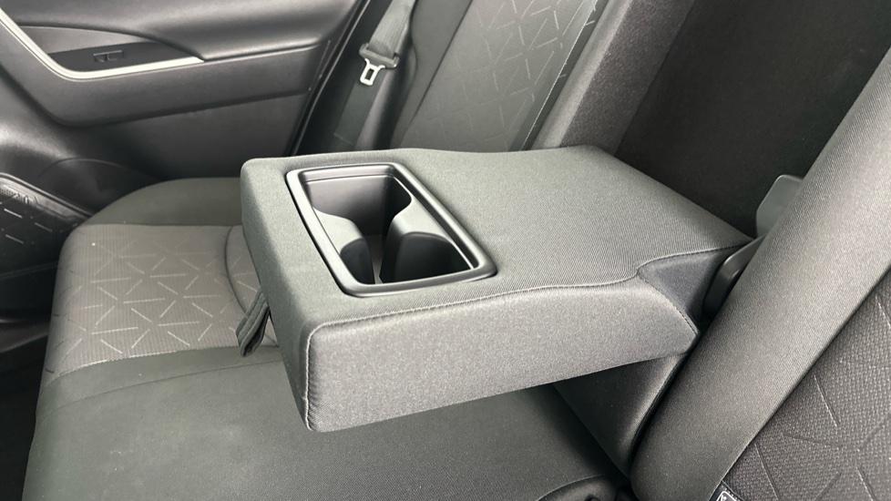 Rear Armrest/ Cup Holder