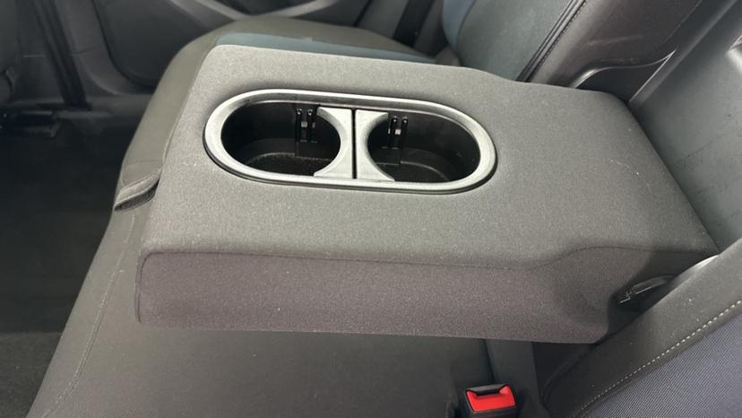 Rear Armrest/ Cup Holder