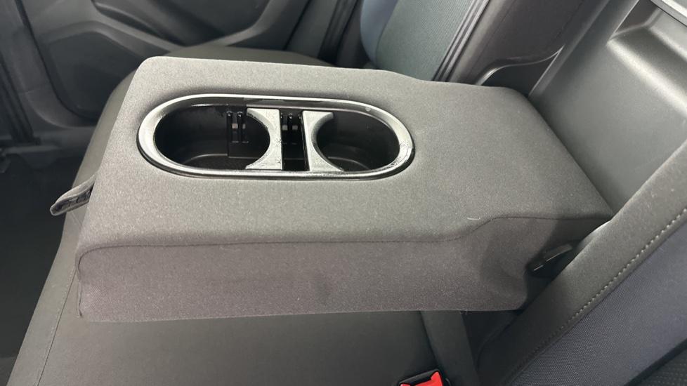 Rear Armrest/ Cup Holder