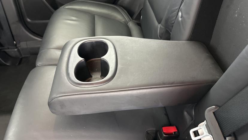 Rear Armrest/ Cup Holder