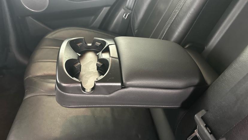 Rear Armrest/ Cup Holder