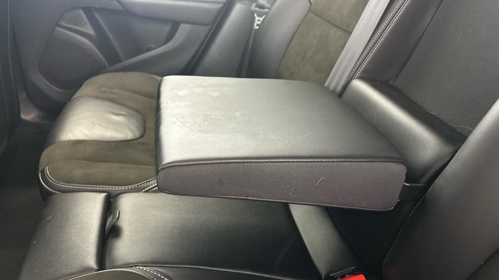 Rear Armrest 