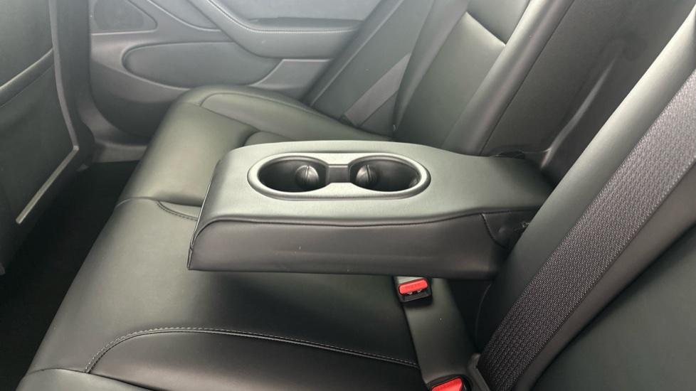 Rear Armrest/ Cup Holder