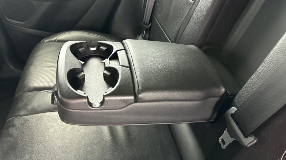 Rear Armrest/ Cup Holder