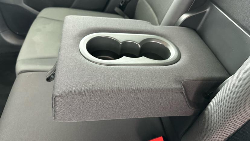 Rear Armrest/ Cup Holder