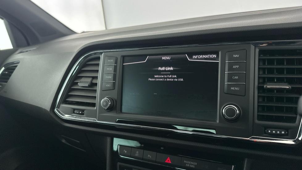 Apple Car Play & Android Auto