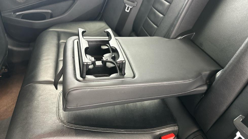 Rear Armrest/ Cup Holder