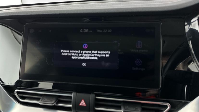 Apple CarPlay / Android Auto 