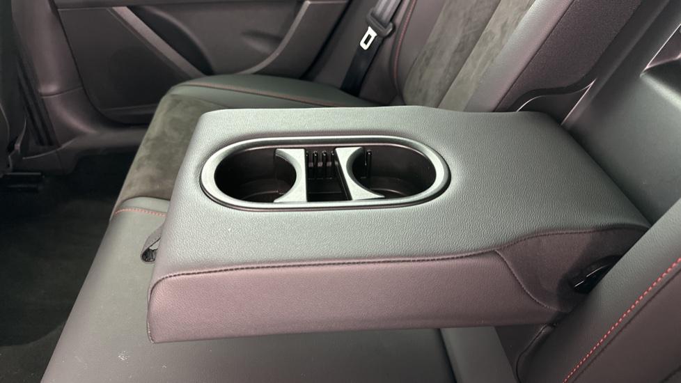 Rear Armrest/ Cup Holder