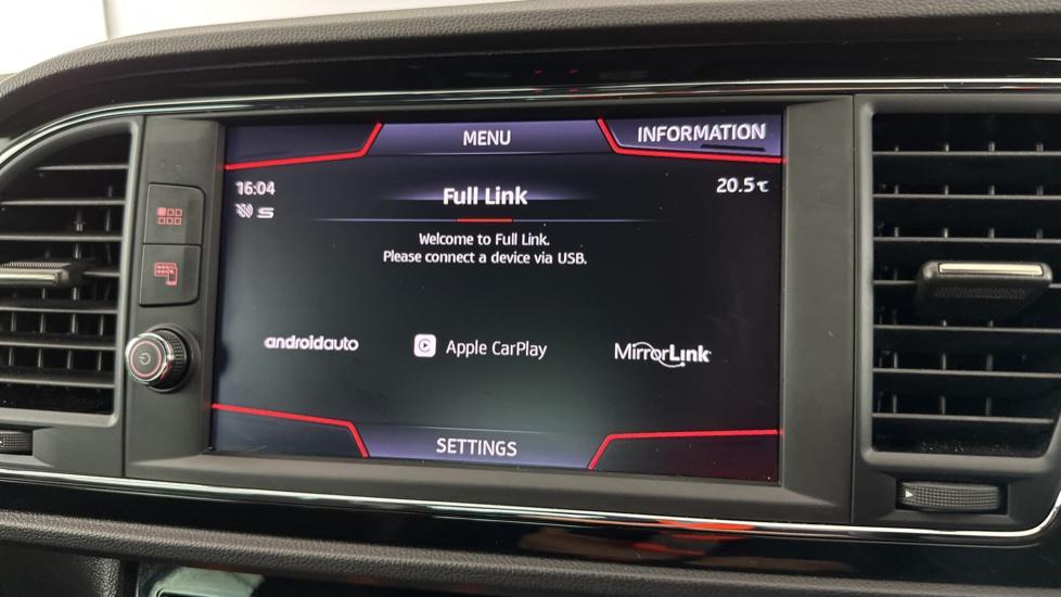 Apple CarPlay / Android Auto