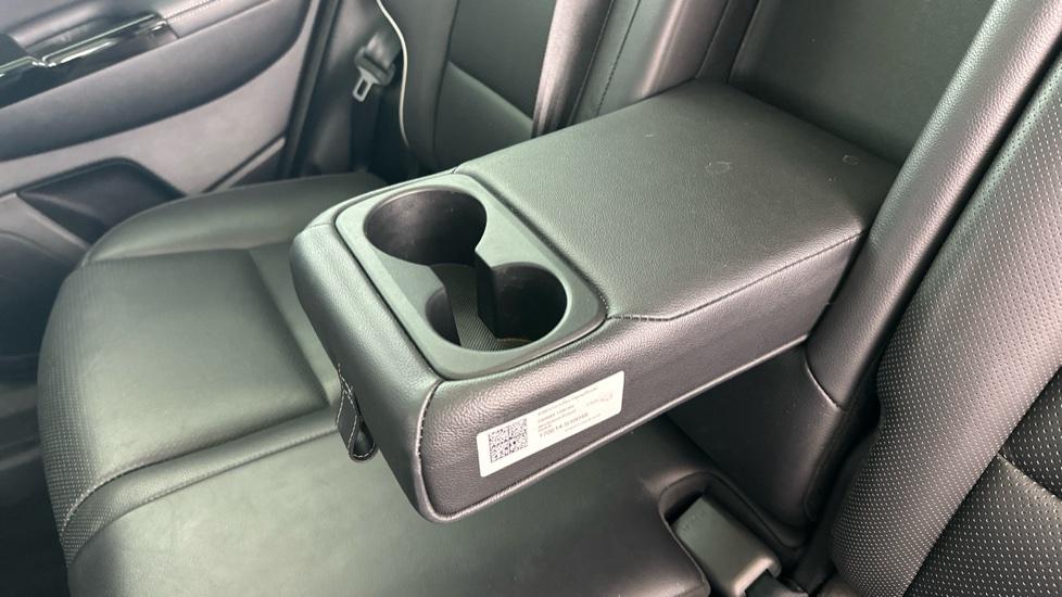 Rear Armrest/ Cup Holder