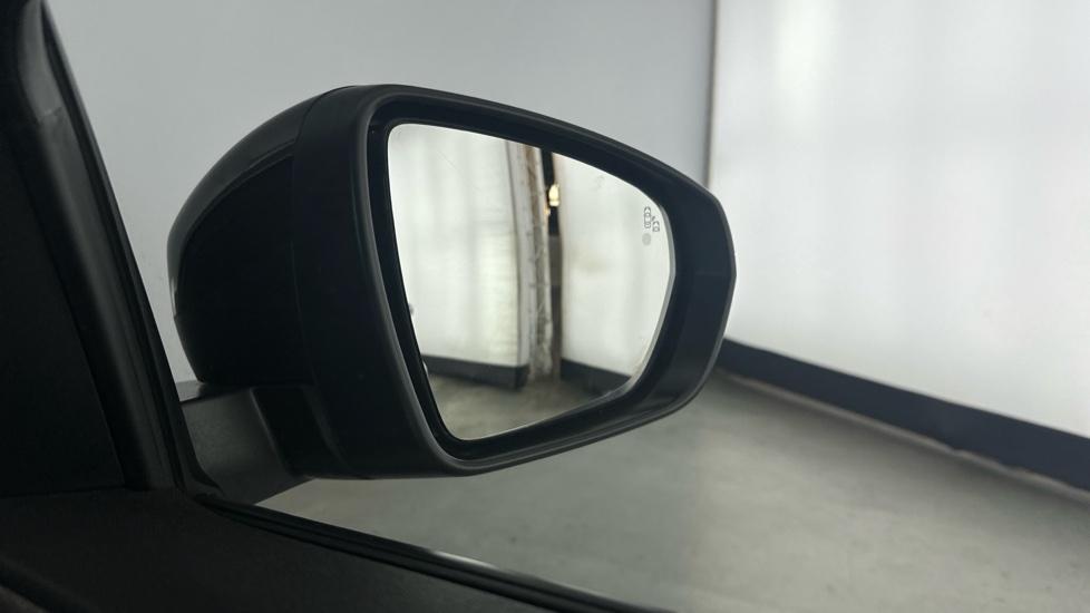 Blind spot monitoring system 