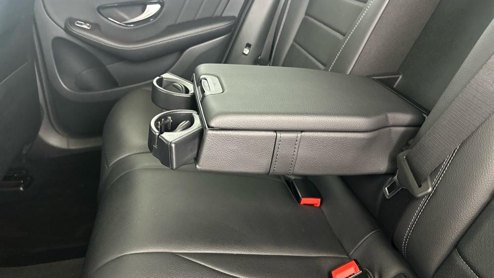 Rear Armrest/ Cup Holder