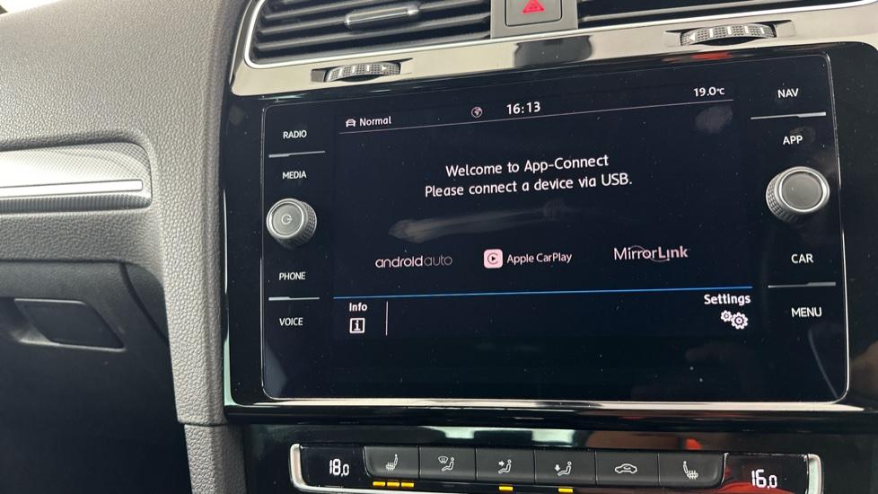 Apple Car Play