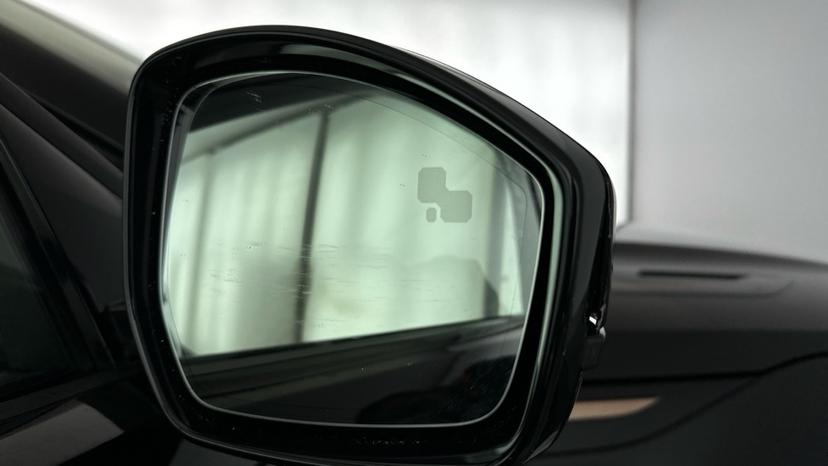 Blind spot monitoring system 