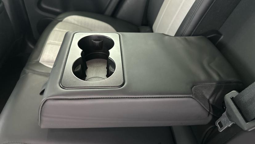 Rear Armrest/ Cup Holder