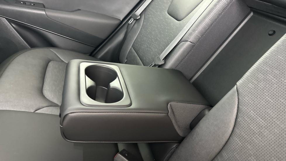 Rear Armrest/ Cup Holder