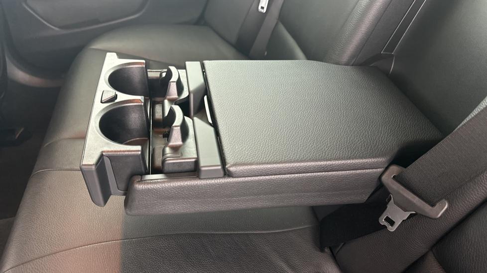 Rear Armrest/ Cup Holder