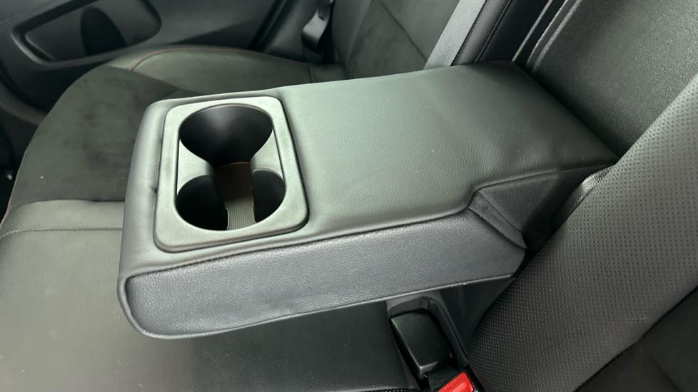 Rear Armrest/ Cup Holder