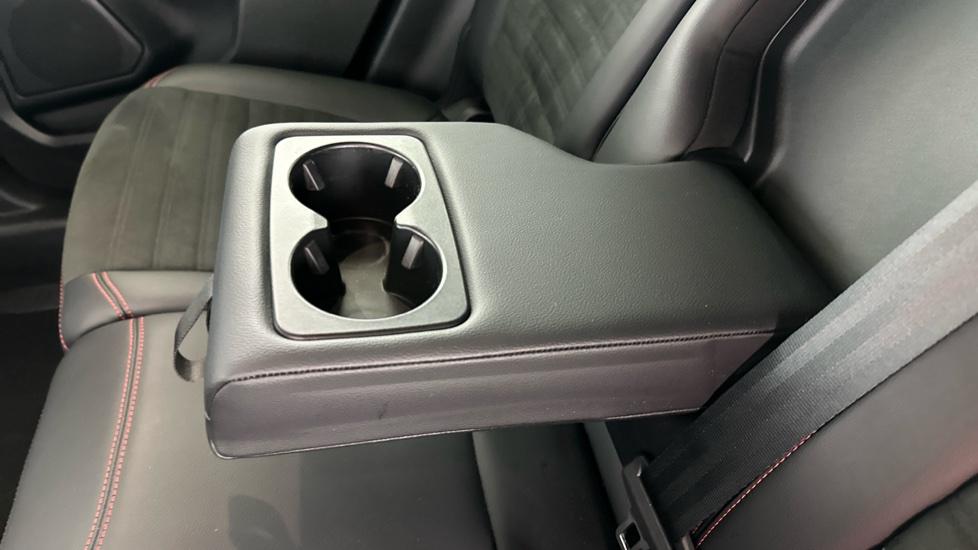 Rear Armrest/ Cup Holder