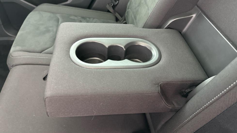 Rear Armrest/ Cup Holder